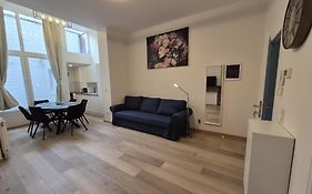 Tasson Snel Apartment Center Of Brussels